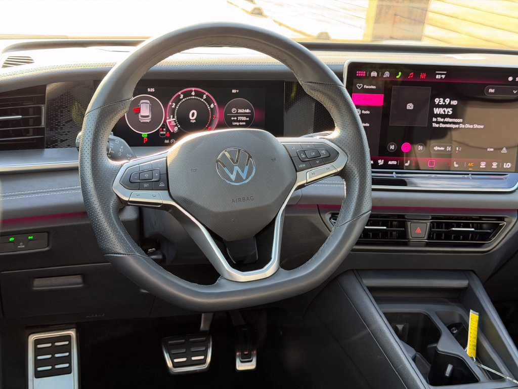 Certified 2026 Volkswagen Tiguan SE R-Line FWD image 16