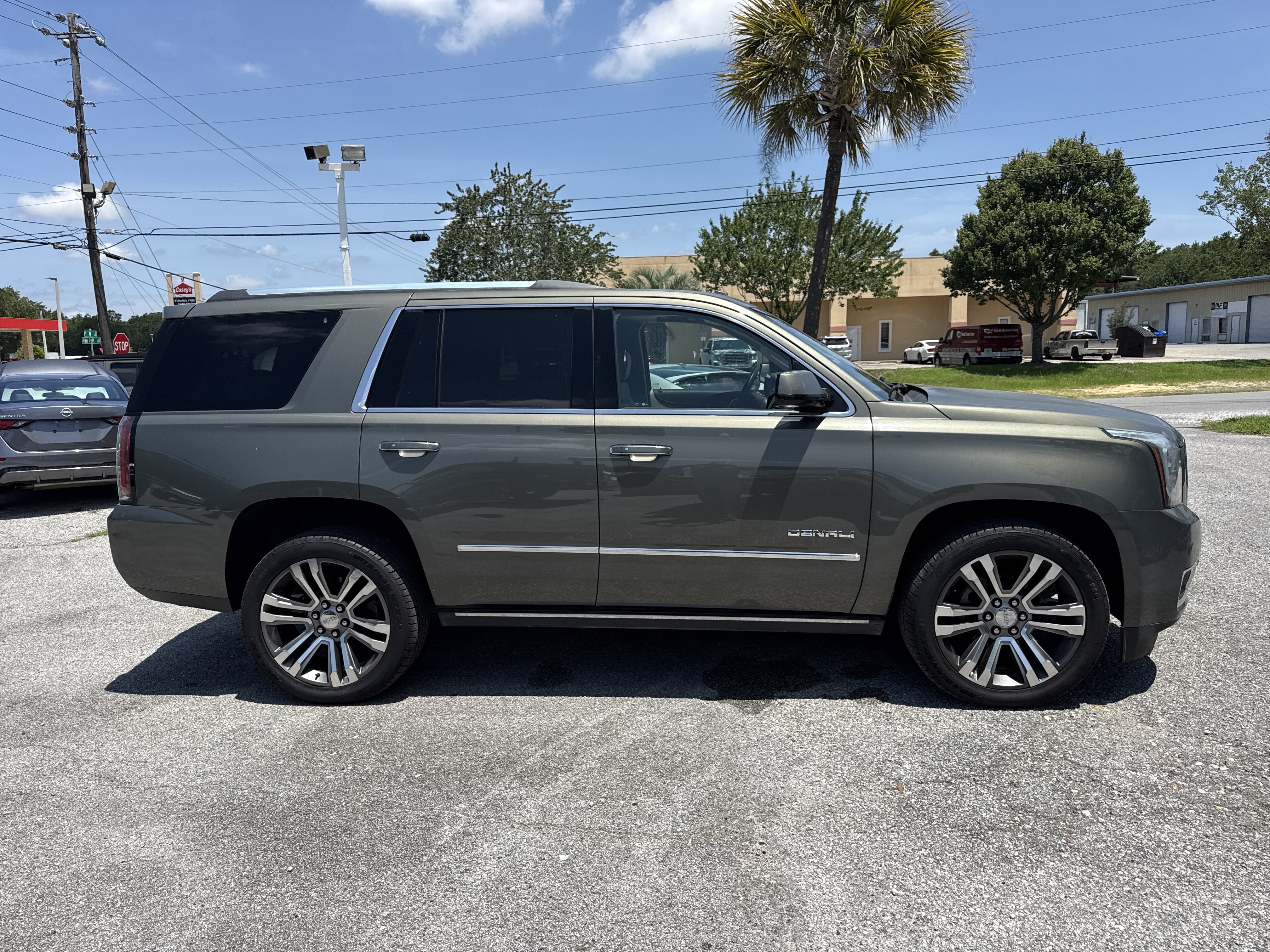 Used 2017 GMC Yukon Denali w/ Open Road Package RWD image 6