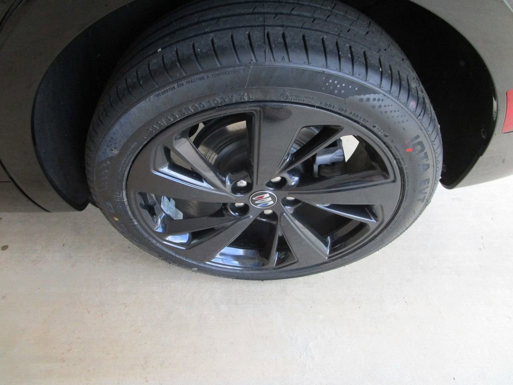 Used 2024 Buick Envision Sport Touring image 9