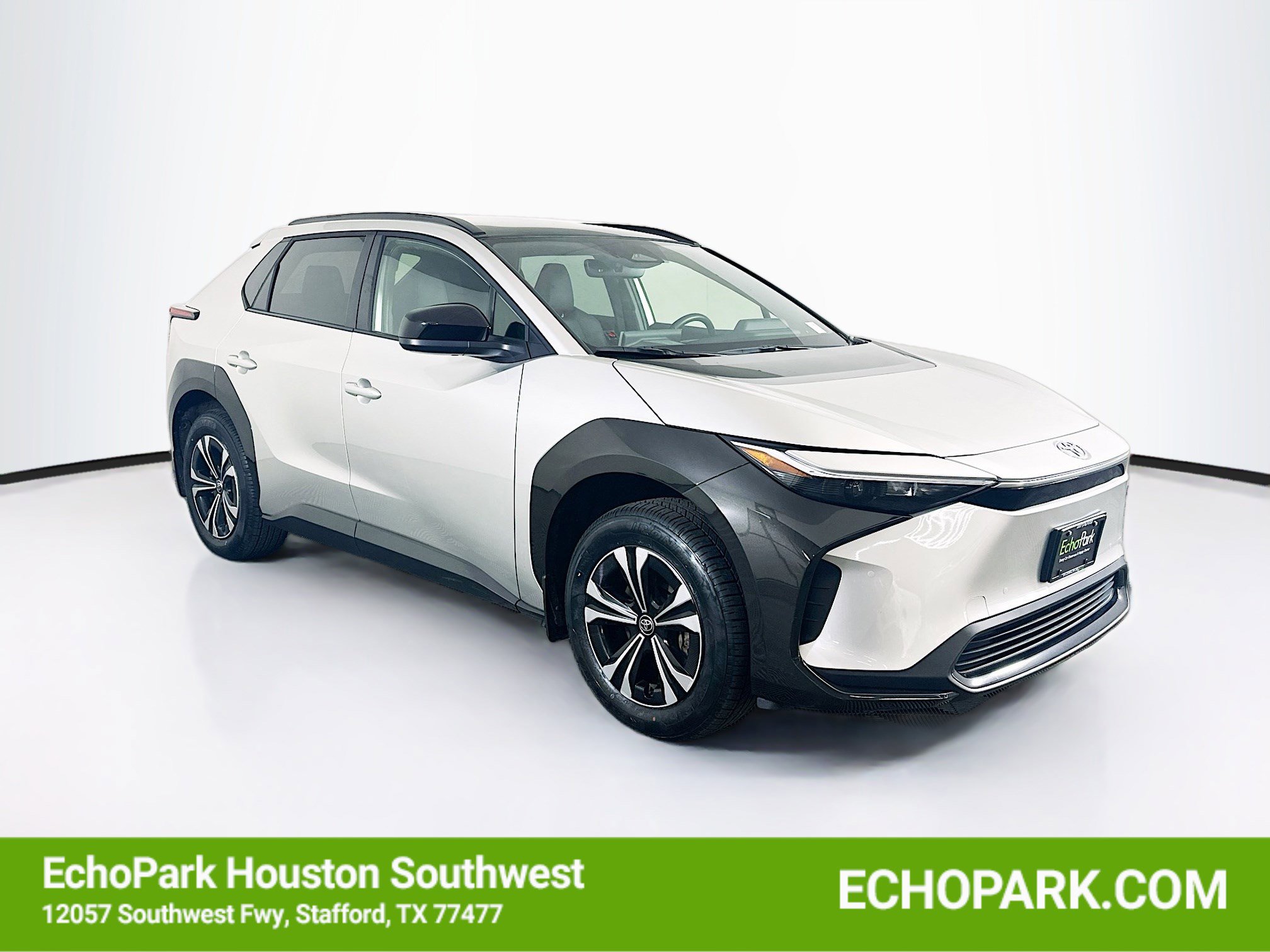 Used 2023 Toyota bZ4X XLE AWD/4WD image 1