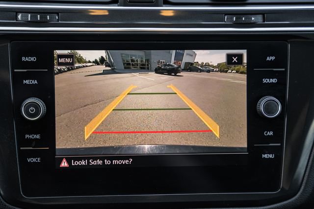 Used 2018 Volkswagen Tiguan SE image 38