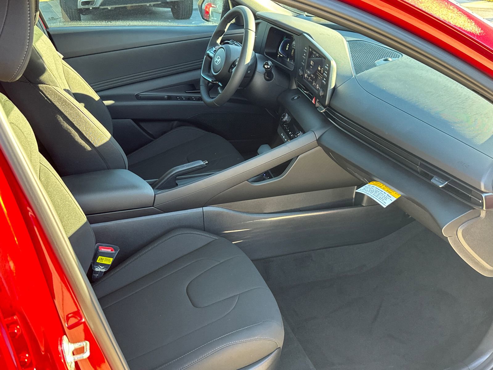Used 2025 Hyundai Elantra Sport FWD image 13