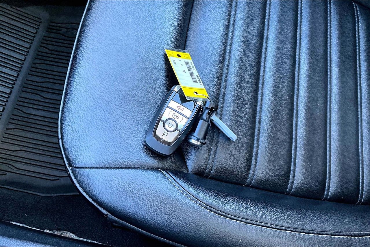 Used 2020 Ford Edge SEL w/ Convenience Package image 32