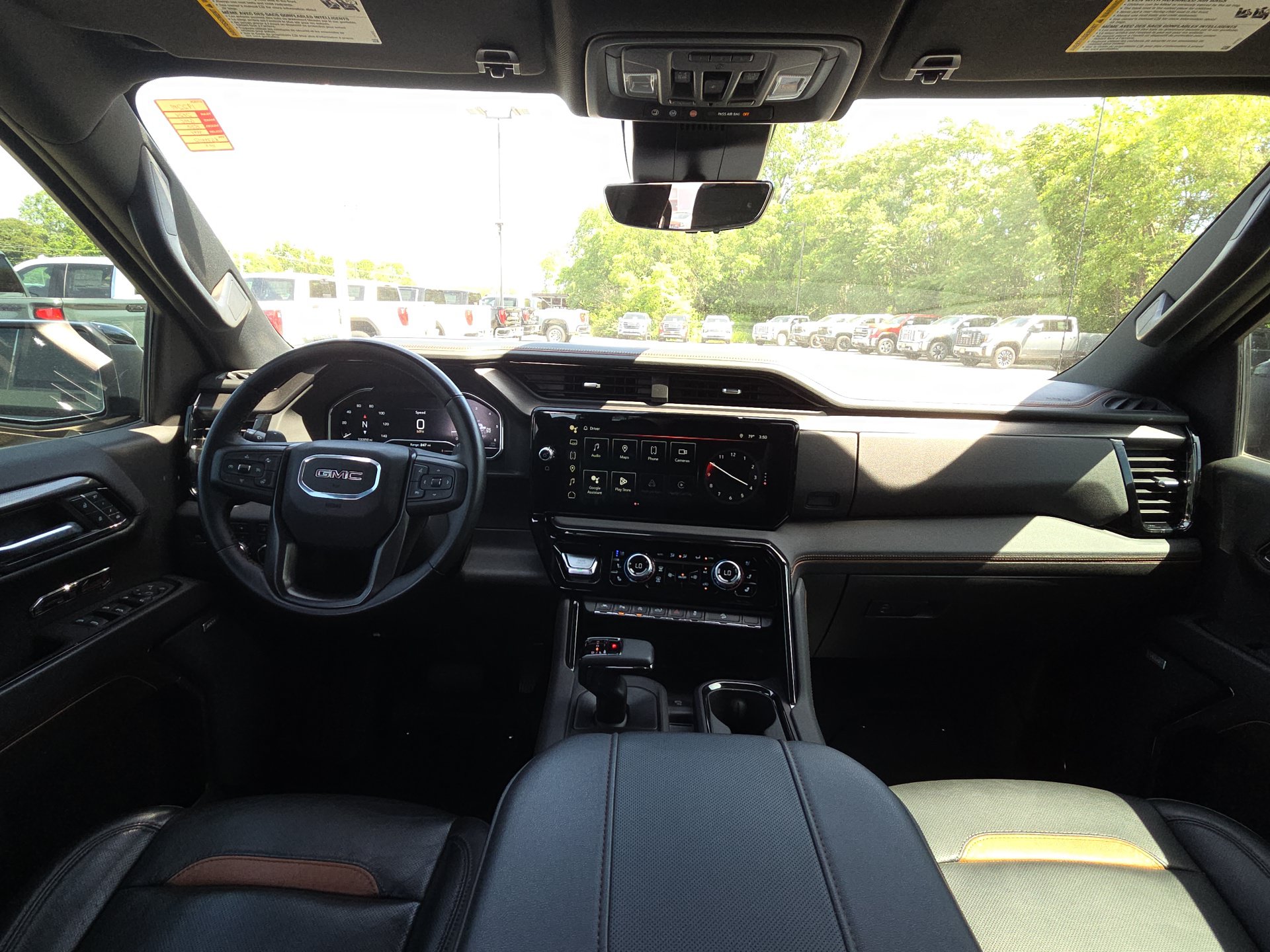 Used 2024 GMC Sierra 1500 AT4 w/ Technology Package AWD/4WD image 32
