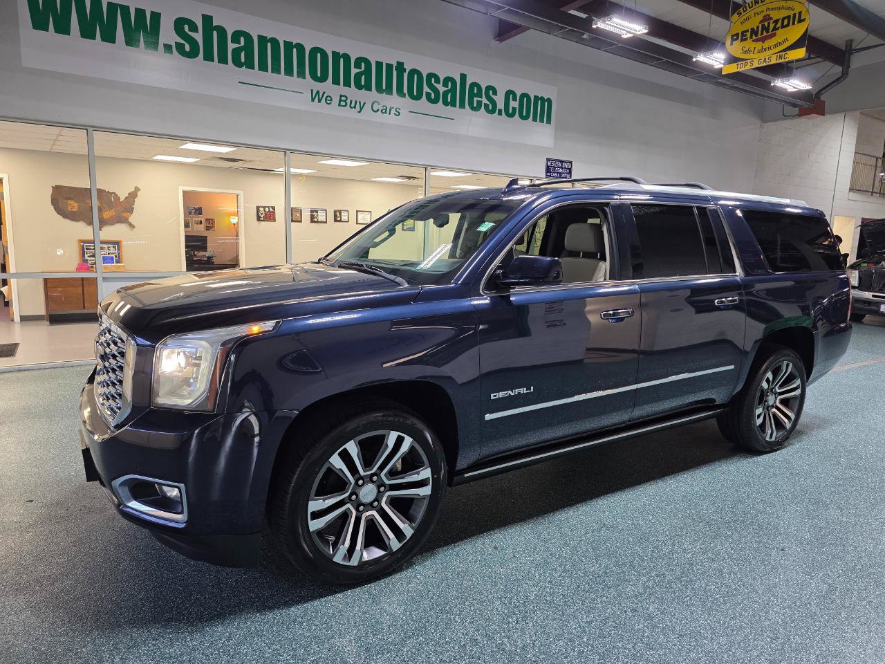 Used 2018 GMC Yukon XL Denali w/ Denali Ultimate Package AWD/4WD image 2