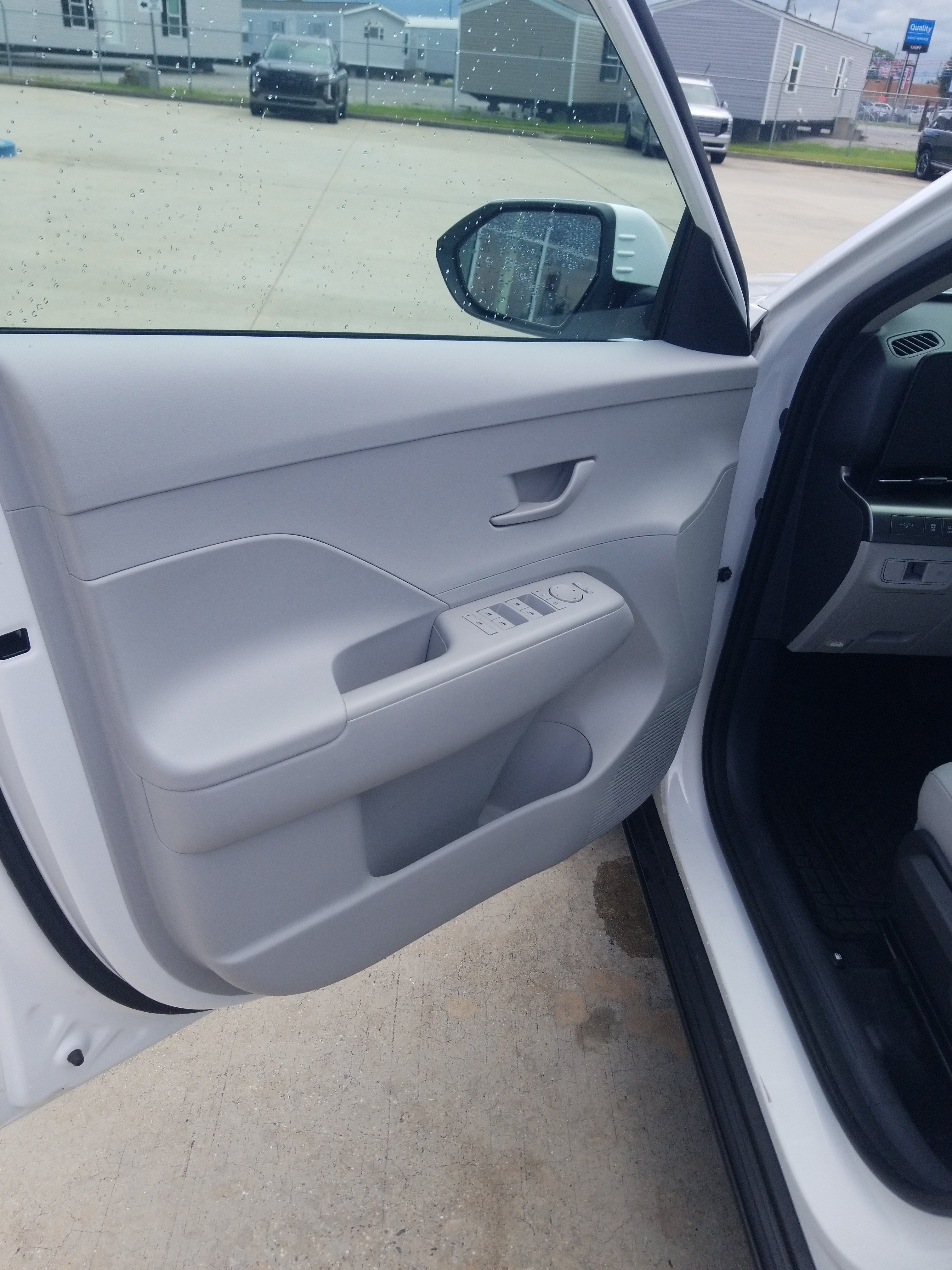 Used 2025 Hyundai Kona SE FWD image 18