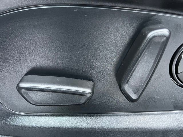 Used 2025 Ford Explorer ST-Line w/ Premium Package image 15