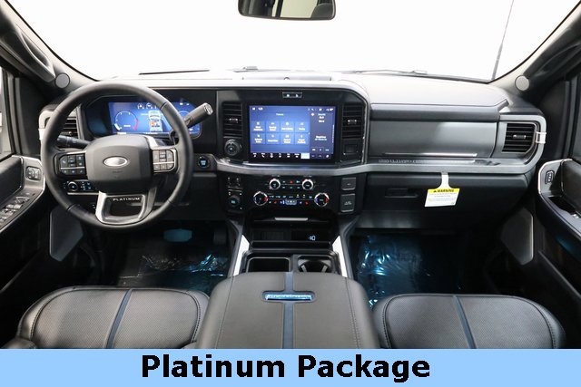 Used 2025 Ford F450 Platinum w/ FX4 Off-Road Package image 9