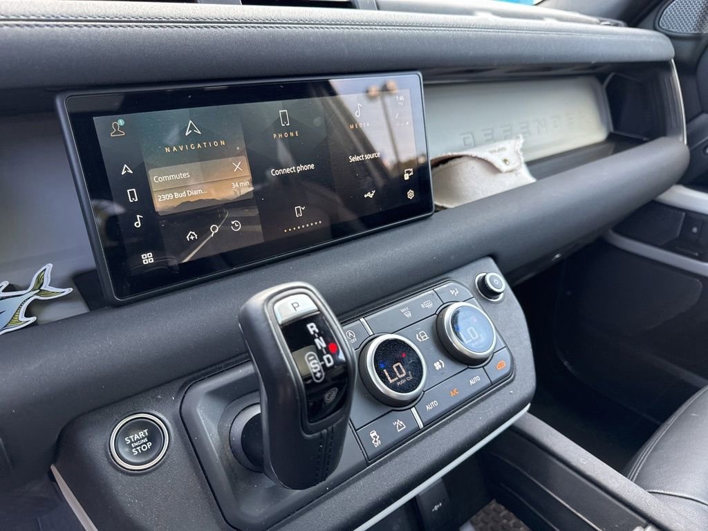 Used 2023 Land Rover Defender 90 S image 46