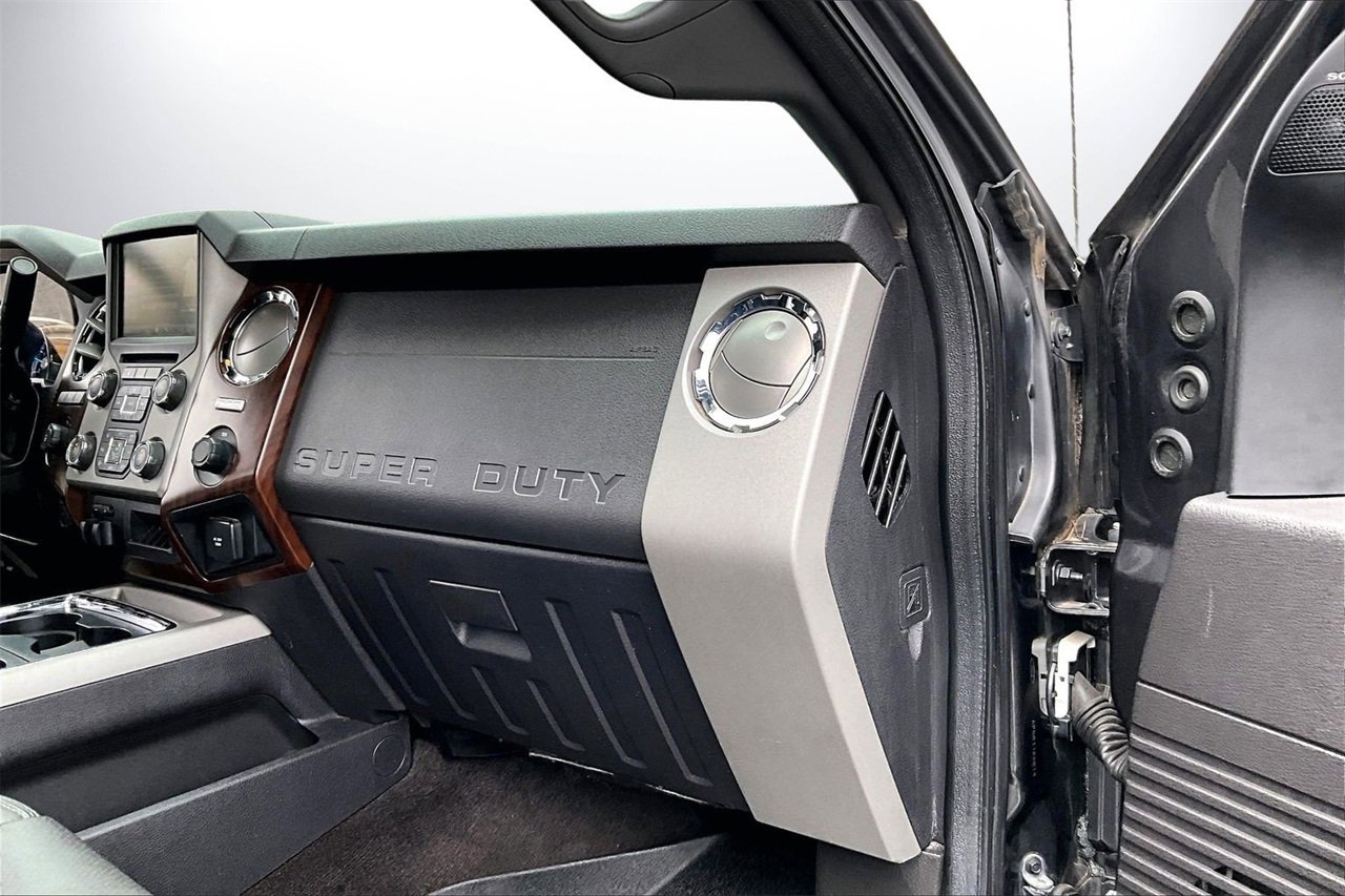 Used 2015 Ford F250 Lariat w/ Chrome Package image 18