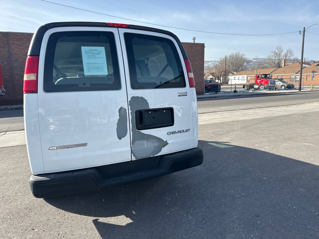 Used 2004 Chevrolet Express 2500 image 4