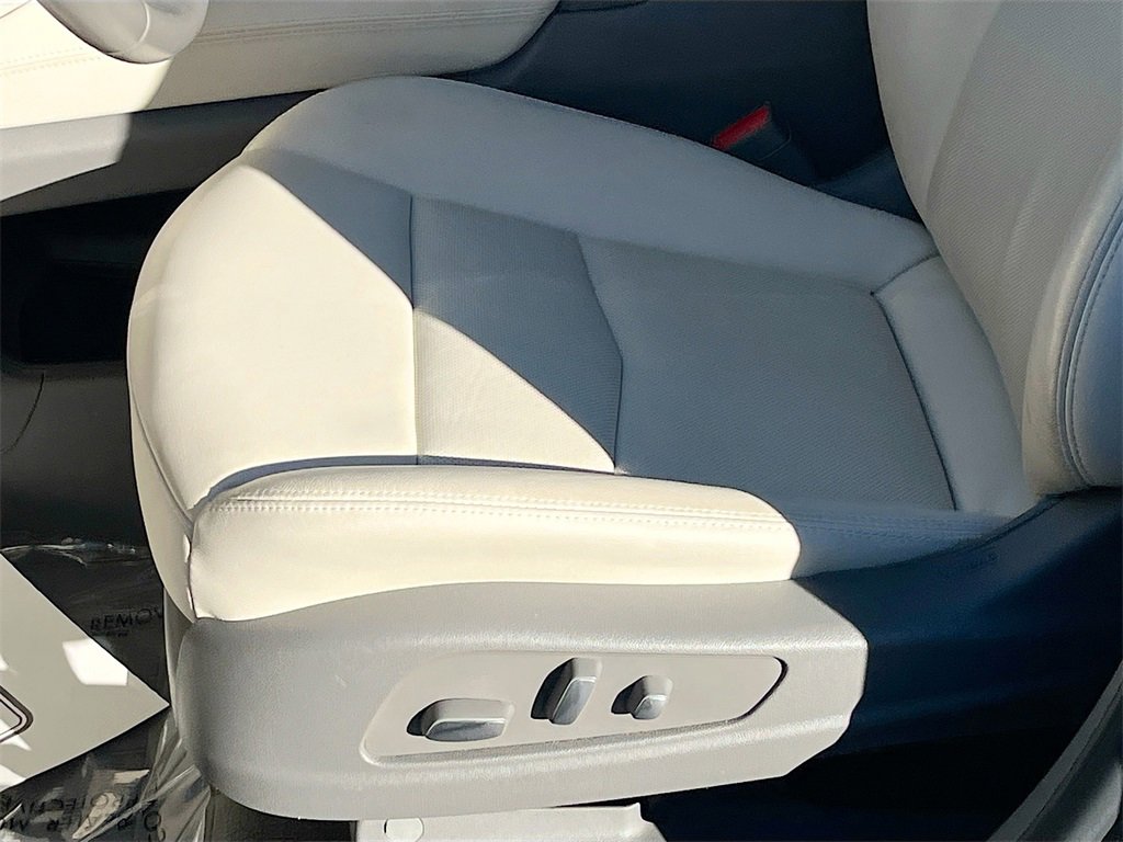 Used 2020 Cadillac XT5 Premium Luxury w/ LPO, Floor Liner Package image 19