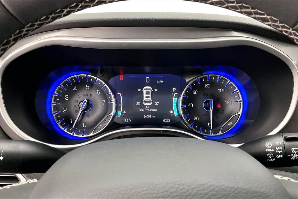 Used 2025 Chrysler Pacifica Select image 20