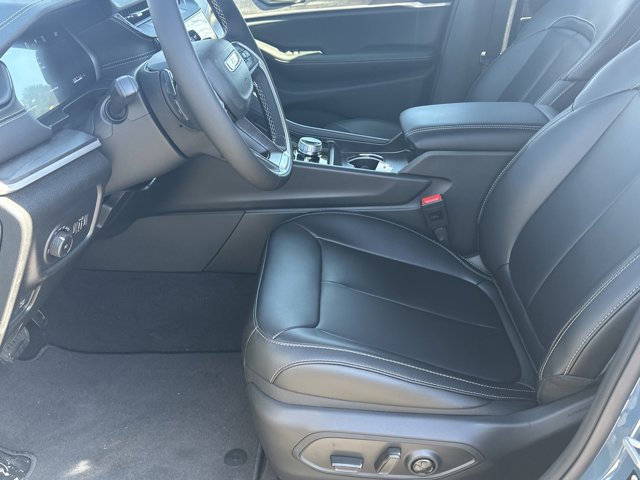 New 2026 Jeep Grand Cherokee Limited w/ Limited Altitude Package AWD/4WD image 9