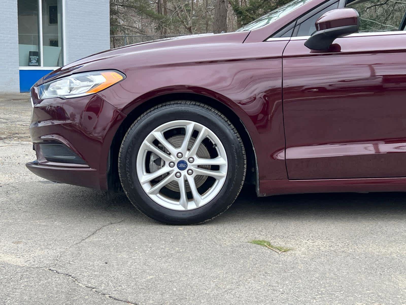 Used 2018 Ford Fusion SE w/ Fusion SE Technology Package image 11