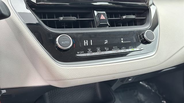 Used 2023 Toyota Corolla LE image 29