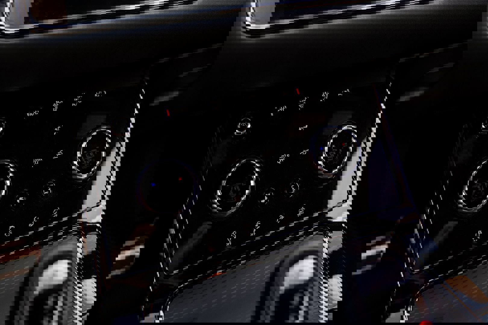 Used 2021 Land Rover Range Rover Evoque R-Dynamic S image 23