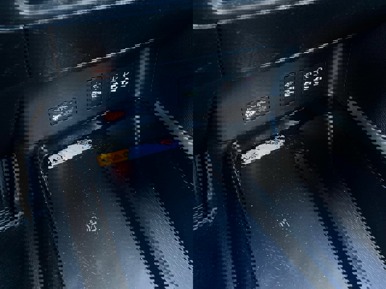 Used 2025 Toyota Camry LE image 24