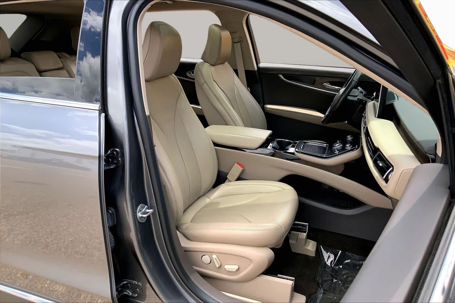 Used 2022 Lincoln Nautilus Reserve AWD/4WD image 9