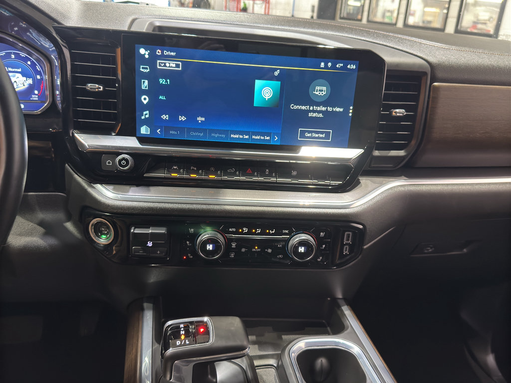 Used 2025 Chevrolet Silverado 1500 High Country w/ High Country Premium Package AWD/4WD image 31