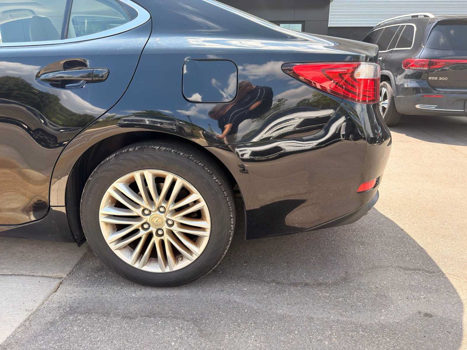 Used 2015 Lexus ES 350 w/ Luxury Package FWD image 12