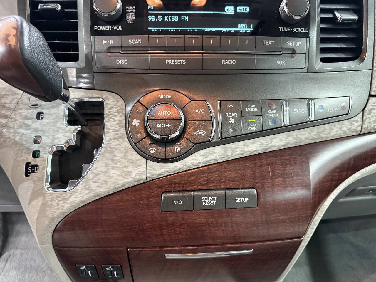 Used 2011 Toyota Sienna XLE FWD image 20