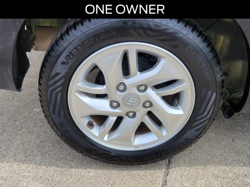 Used 2023 Hyundai Venue SE FWD image 5