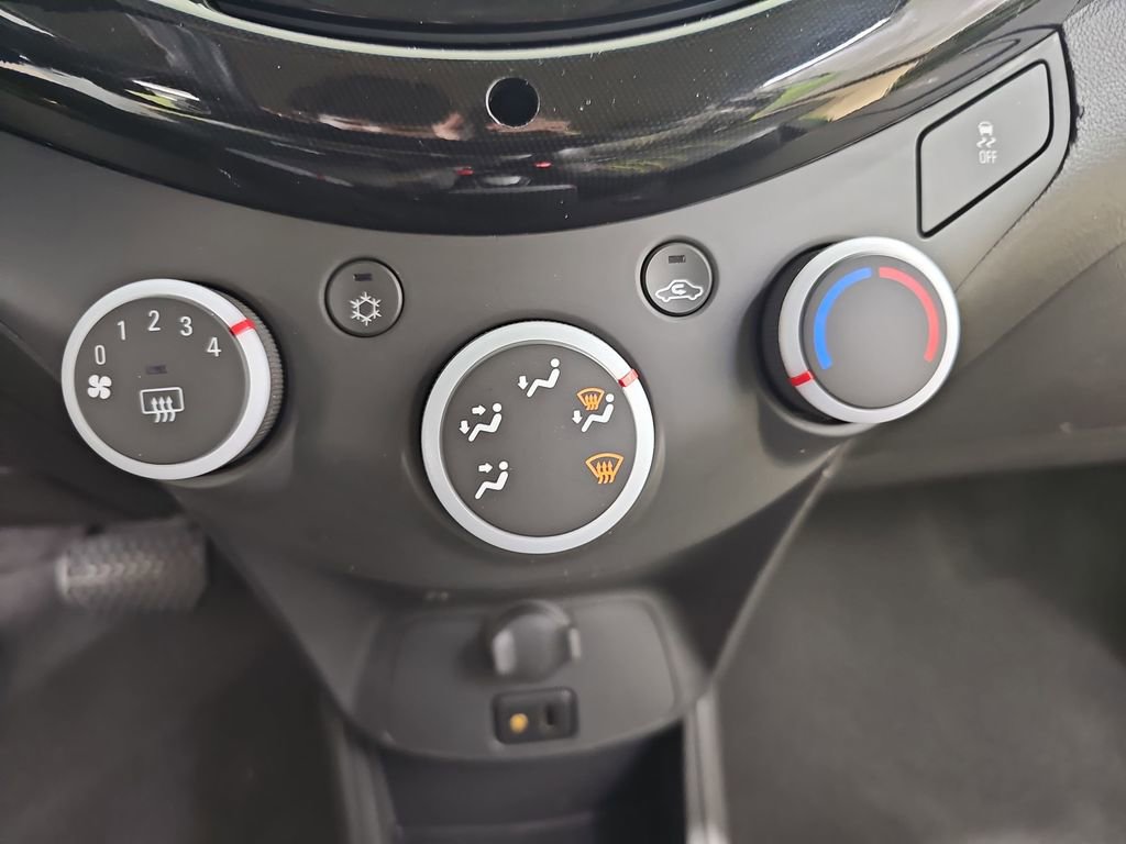 Used 2014 Chevrolet Spark LT image 27