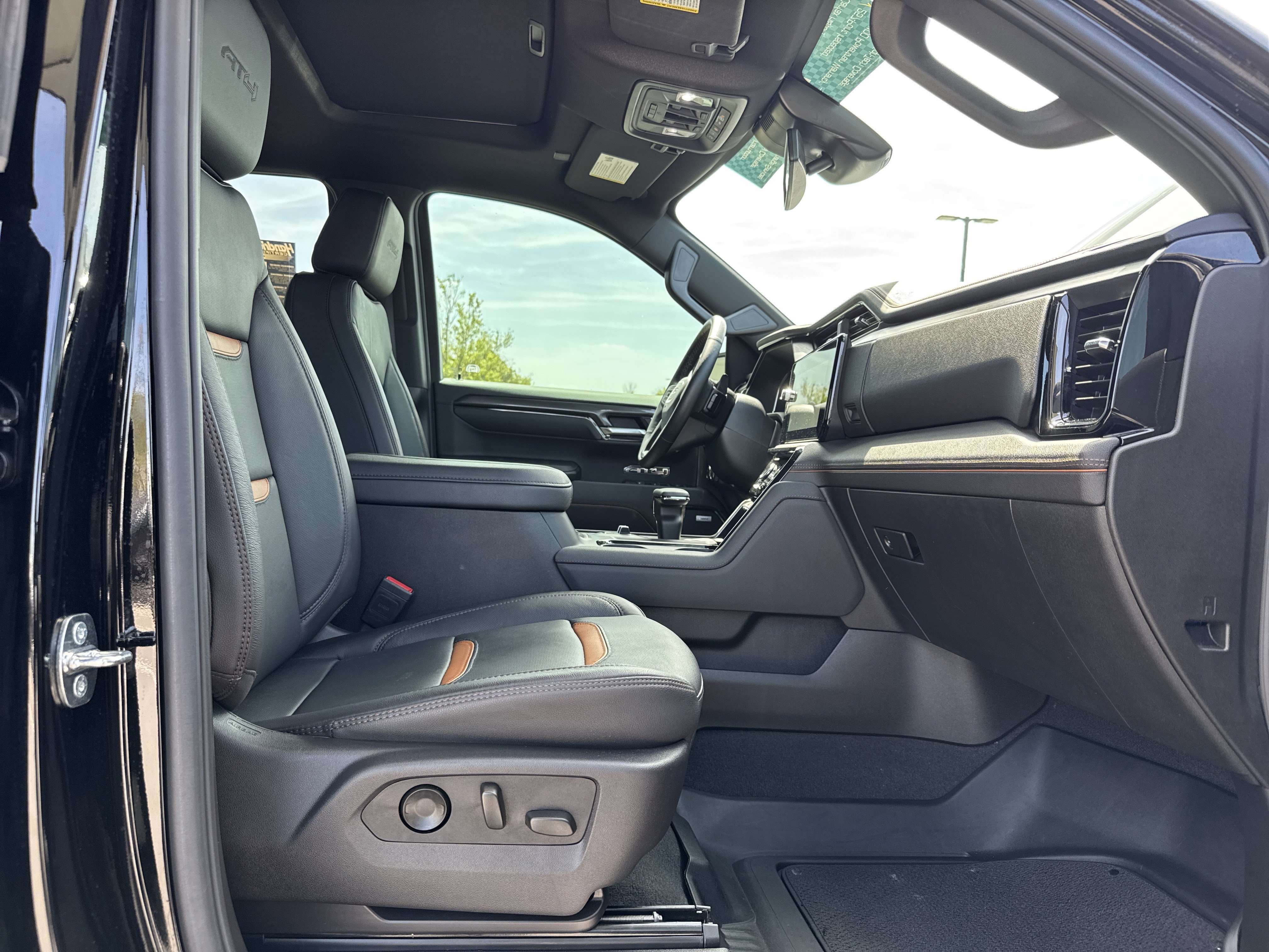 Used 2024 GMC Sierra 1500 AT4 w/ AT4 Premium Package image 32