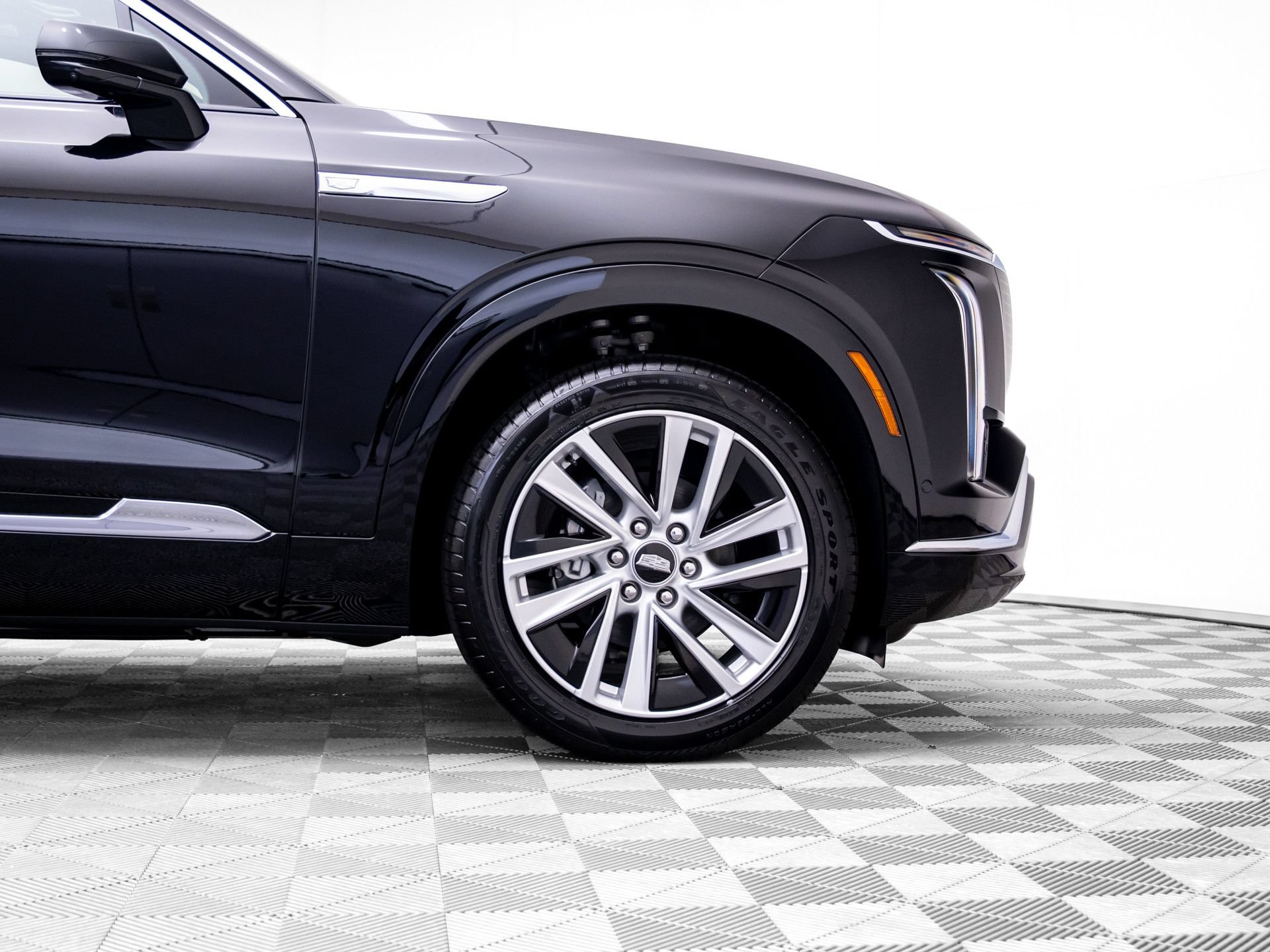 New 2027 Cadillac Vistiq Luxury w/ LPO, Trailering Package AWD/4WD image 40