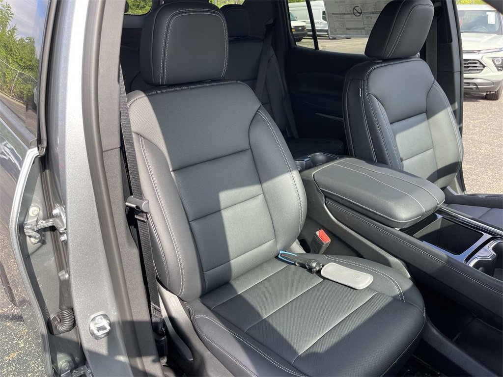 New 2026 Chevrolet Traverse LT w/ Midnight/Sport Edition image 25