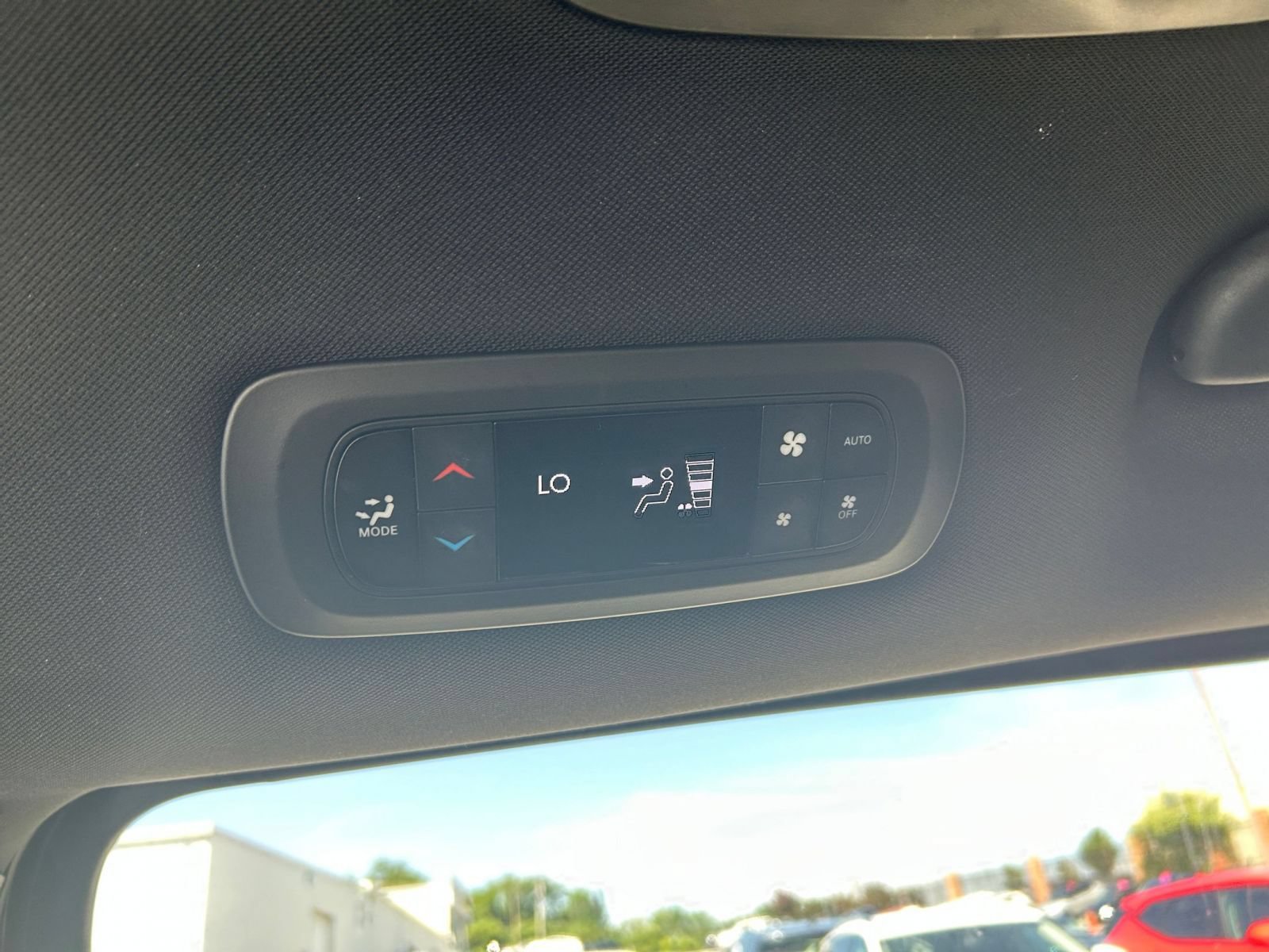 Used 2025 Chrysler Pacifica Select FWD image 20