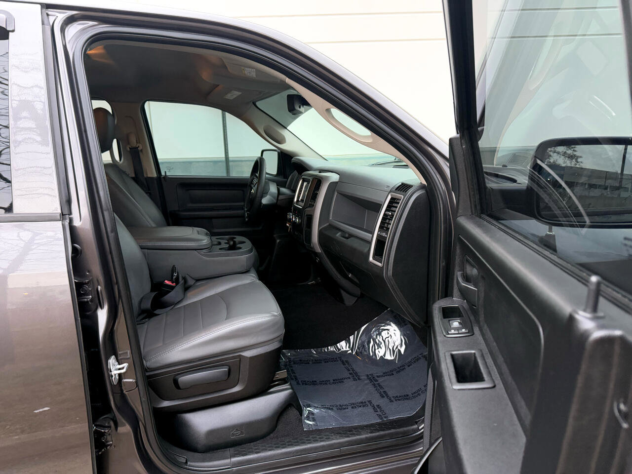 Used 2015 RAM 1500 Express image 19