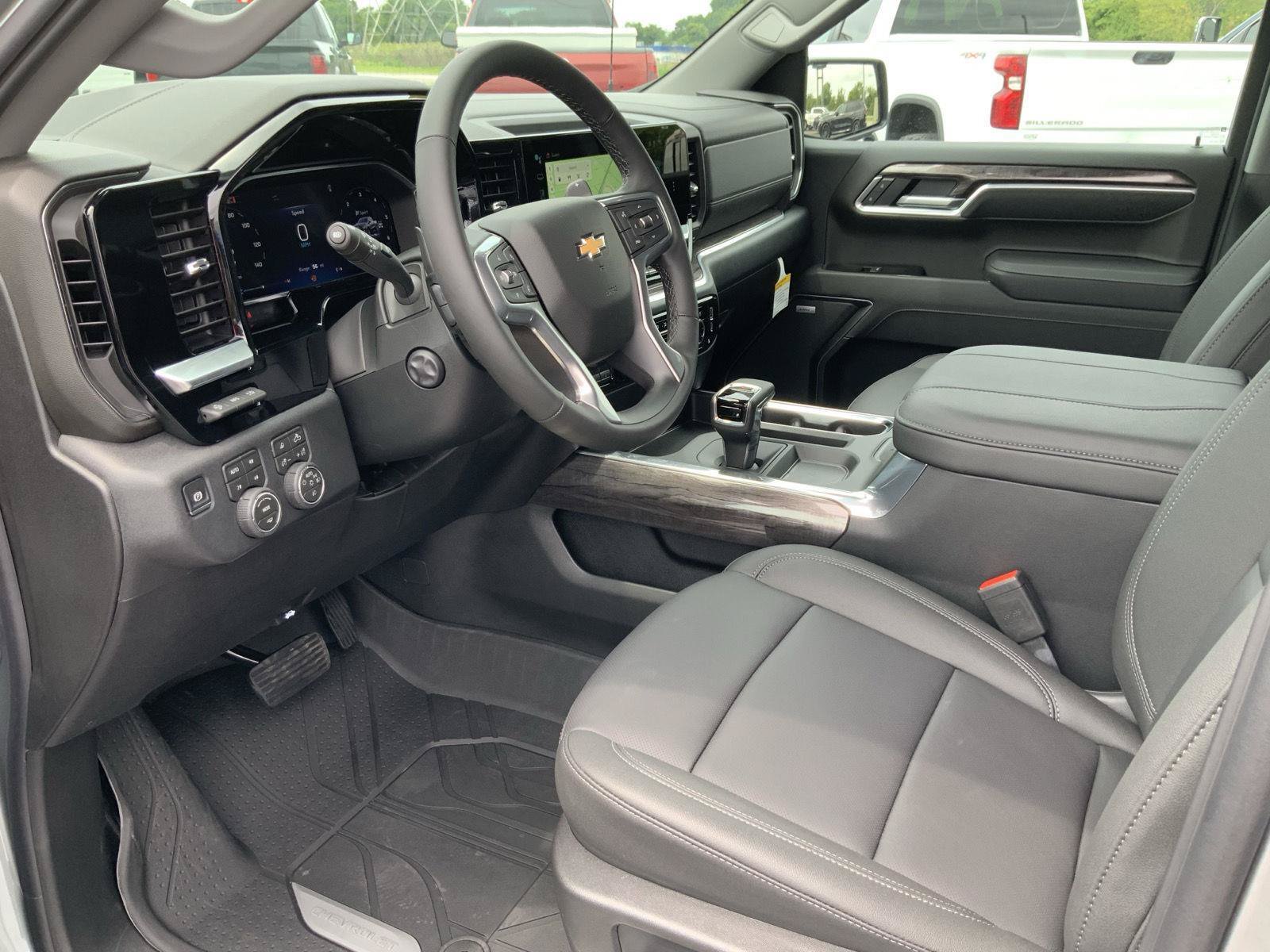 New 2026 Chevrolet Silverado 1500 LTZ w/ LTZ Premium Package AWD/4WD image 26