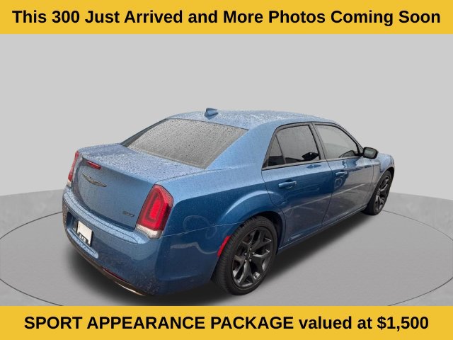 Used 2022 Chrysler 300 Touring w/ Sport Appearance Package RWD image 3
