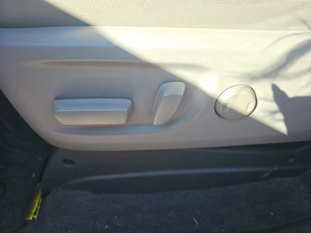 Used 2018 Toyota Sienna XLE w/ XLE Navigation Package image 6