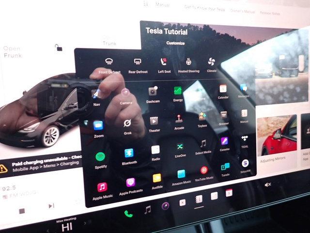 Used 2023 Tesla Model 3 Standard Range image 29