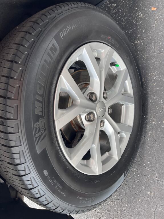 Used 2023 Jeep Grand Cherokee Limited image 28