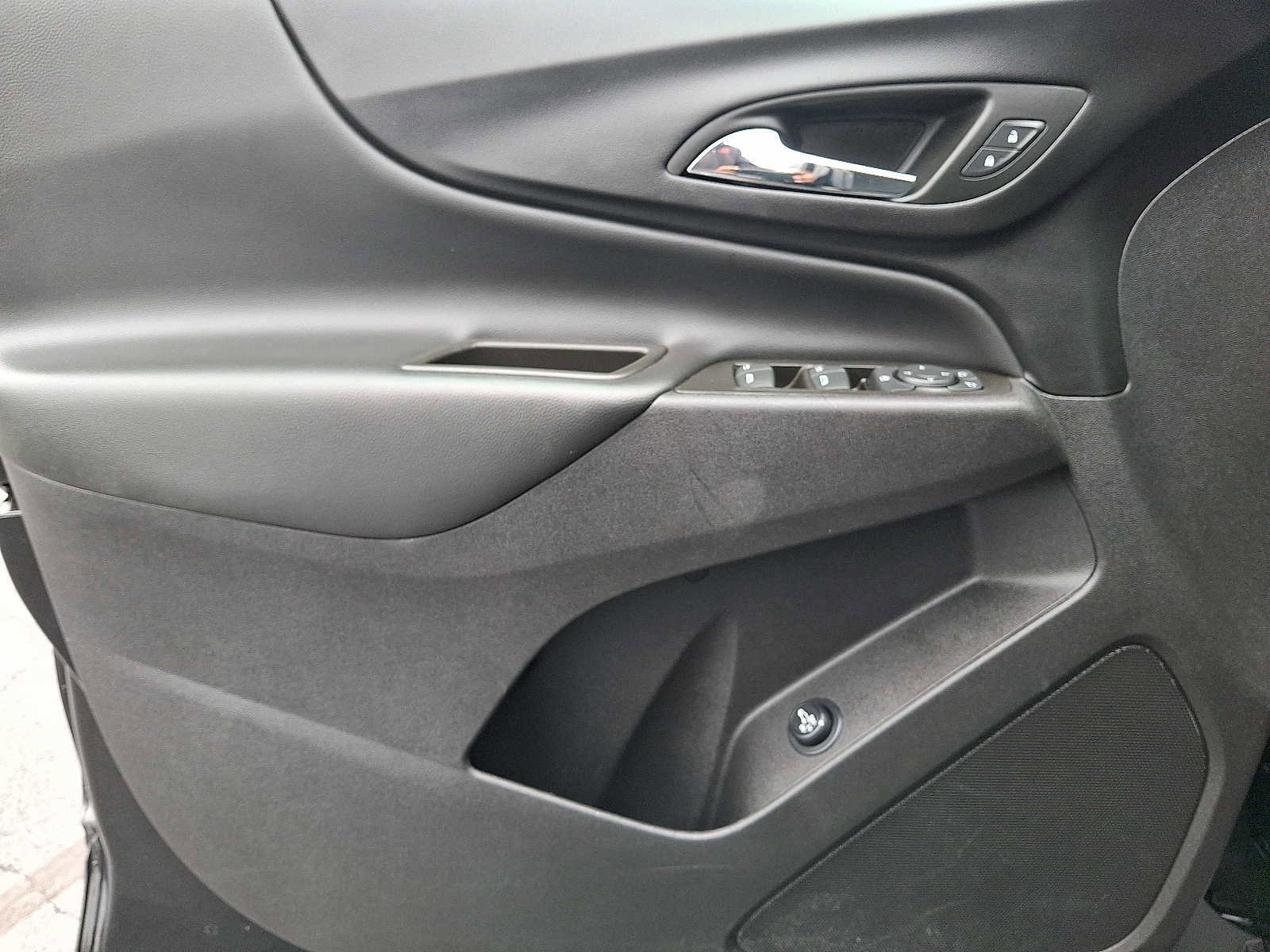 Used 2024 Chevrolet Equinox LT AWD/4WD image 12
