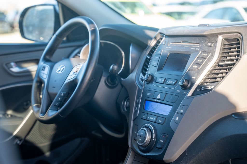 Used 2016 Hyundai Santa Fe Limited image 12