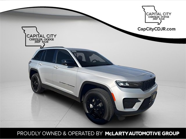 New 2025 Jeep Grand Cherokee Altitude image 1