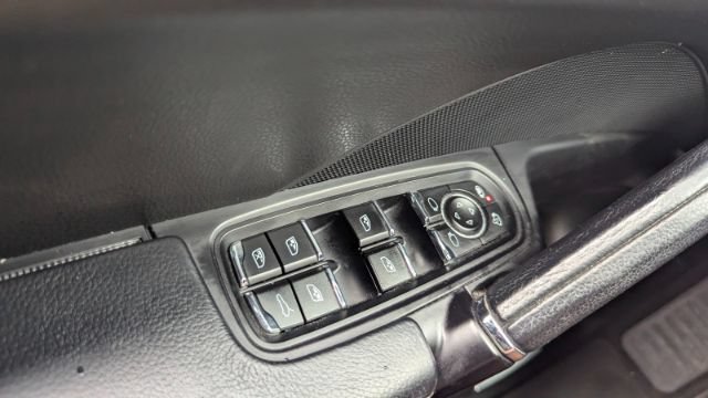 Used 2018 Porsche Cayenne Platinum Edition AWD/4WD image 30