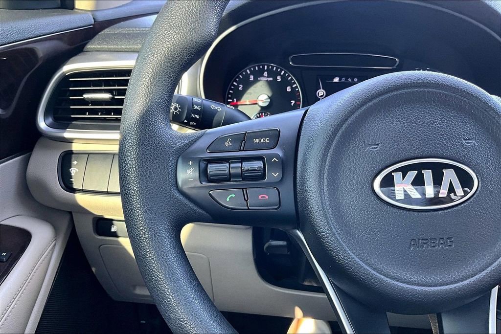 Used 2018 Kia Sorento LX image 17