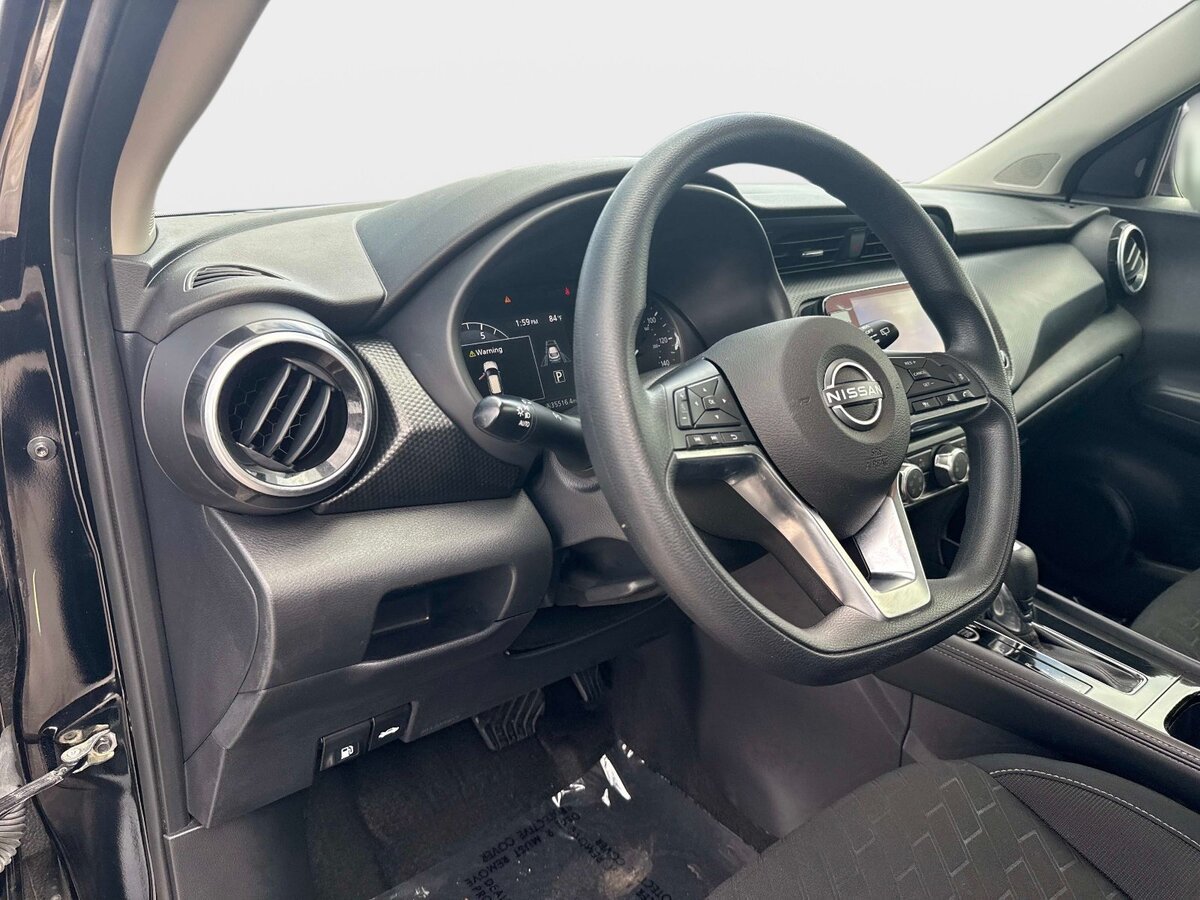 Used 2023 Nissan Kicks SV FWD image 15