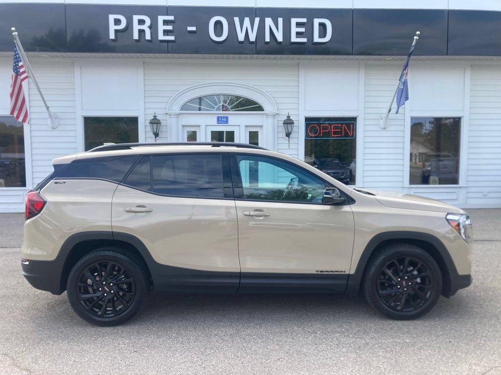 Certified 2023 GMC Terrain SLT w/ Elevation Edition FWD image 4