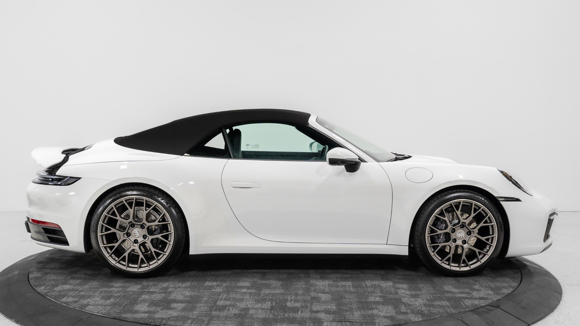 Used 2022 Porsche 911 Carrera image 22
