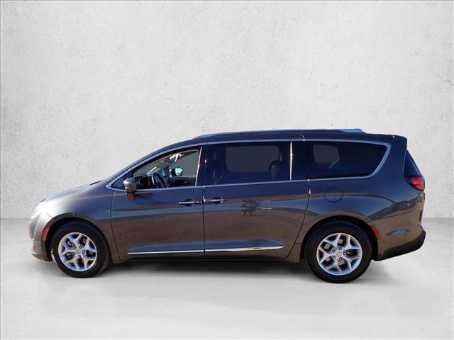 Used 2018 Chrysler Pacifica Touring-L w/ Advanced Safetytec Group FWD image 2