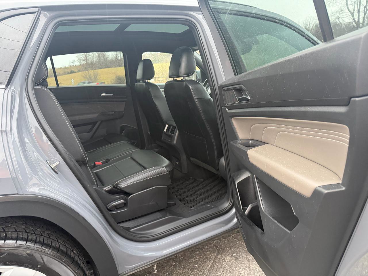 Used 2021 Volkswagen Atlas Cross Sport SE w/ Panoramic Sunroof Package FWD image 23