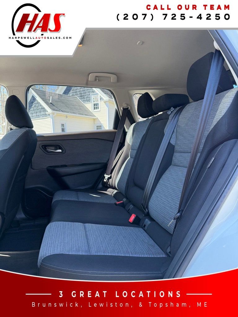 Used 2023 Nissan Rogue SV image 11