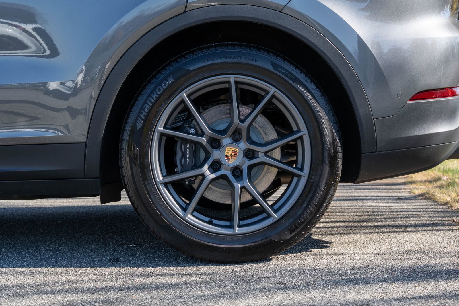 Certified 2025 Porsche Cayenne image 12